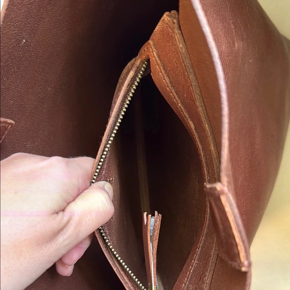 Madewell The Transport Bucket Tote - Picture 10 of 10